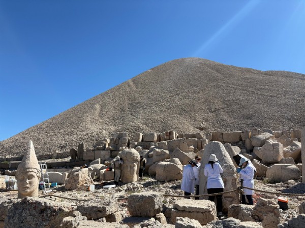 NEMRUT’UN DEV HEYKELLERİNE 5 YILLIK KORUMA KALKANI